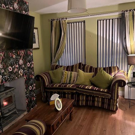 11 Parkmore Street, Ormeau Road, Belfast, Bt7 2Gt, 2 Bedroom House Dış mekan fotoğraf