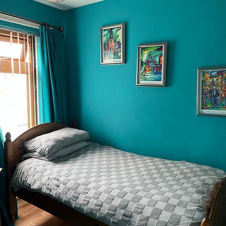 11 Parkmore Street, Ormeau Road, Belfast, Bt7 2Gt, 2 Bedroom House Dış mekan fotoğraf