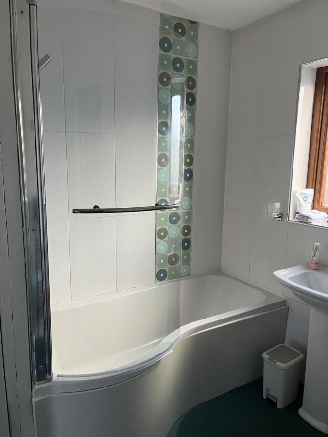 11 Parkmore Street, Ormeau Road, Belfast, Bt7 2Gt, 2 Bedroom House Dış mekan fotoğraf