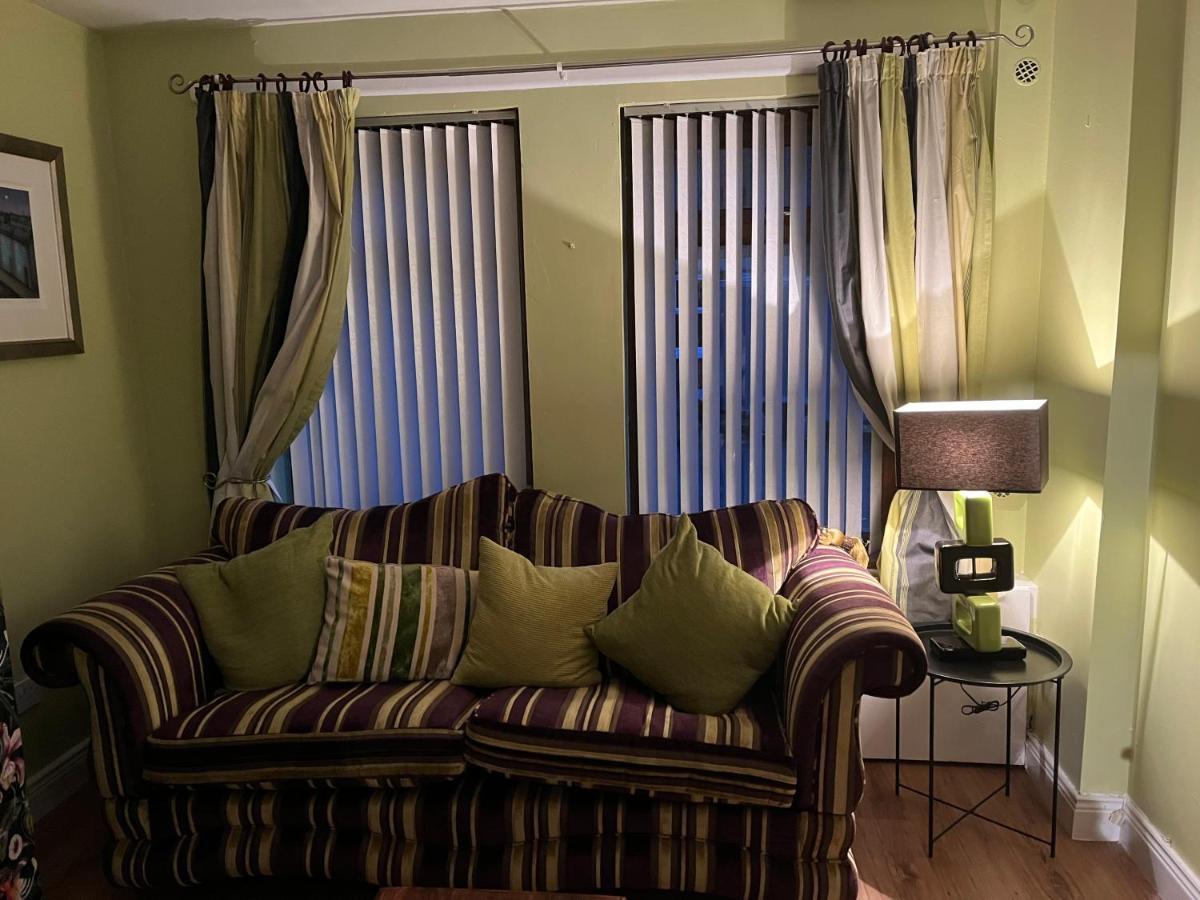 11 Parkmore Street, Ormeau Road, Belfast, Bt7 2Gt, 2 Bedroom House Dış mekan fotoğraf