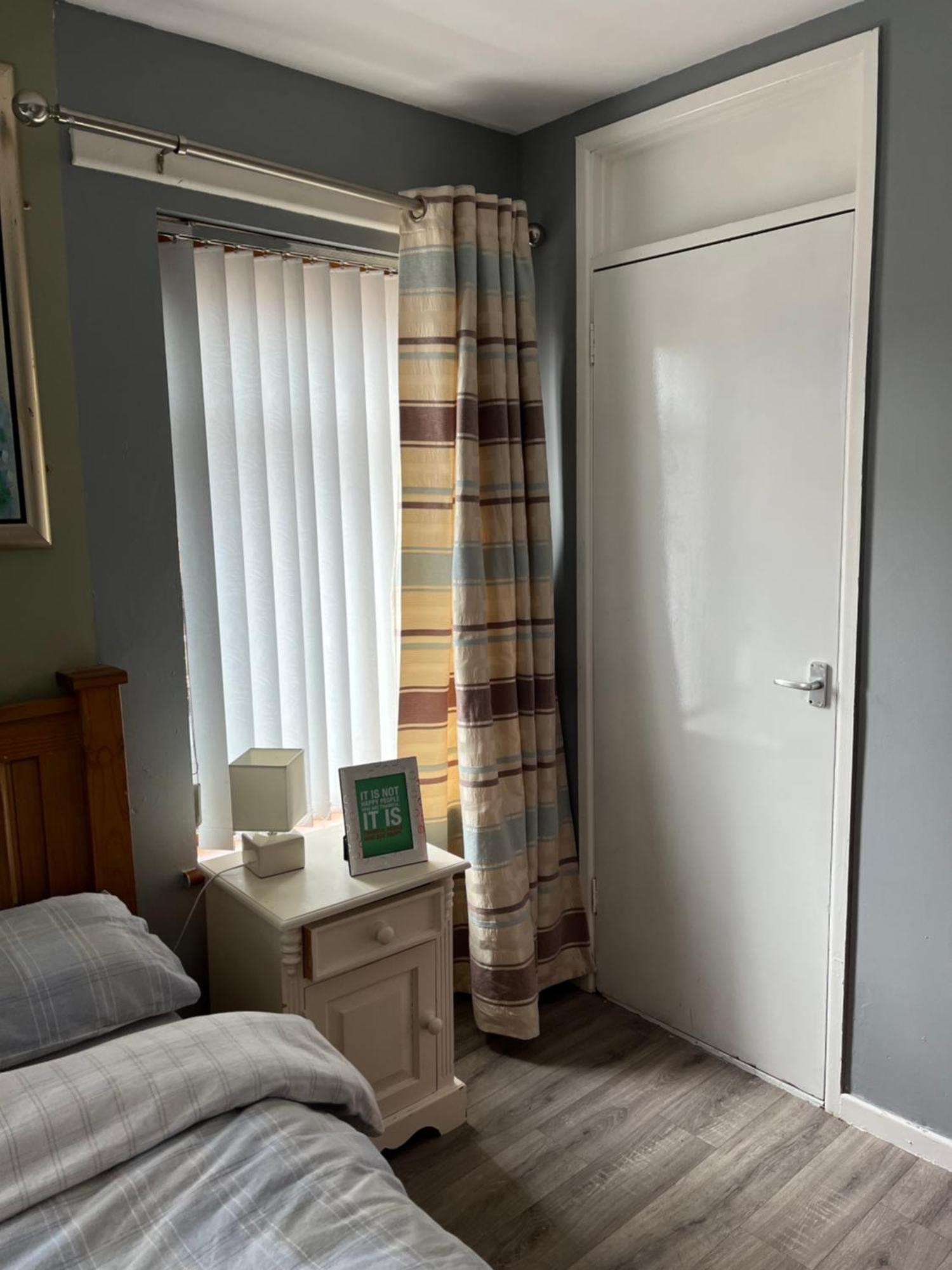 11 Parkmore Street, Ormeau Road, Belfast, Bt7 2Gt, 2 Bedroom House Dış mekan fotoğraf